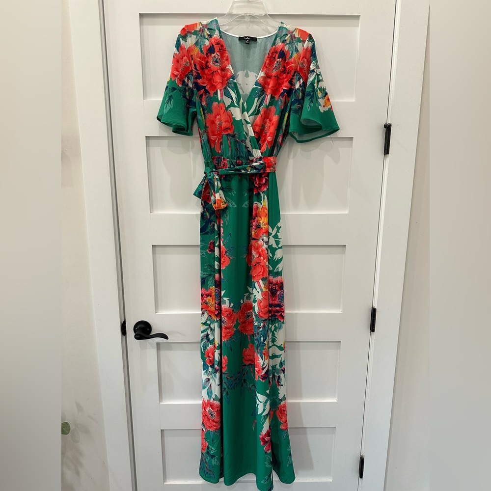 Lulu’s Maxi Floral Dress Size Medium
